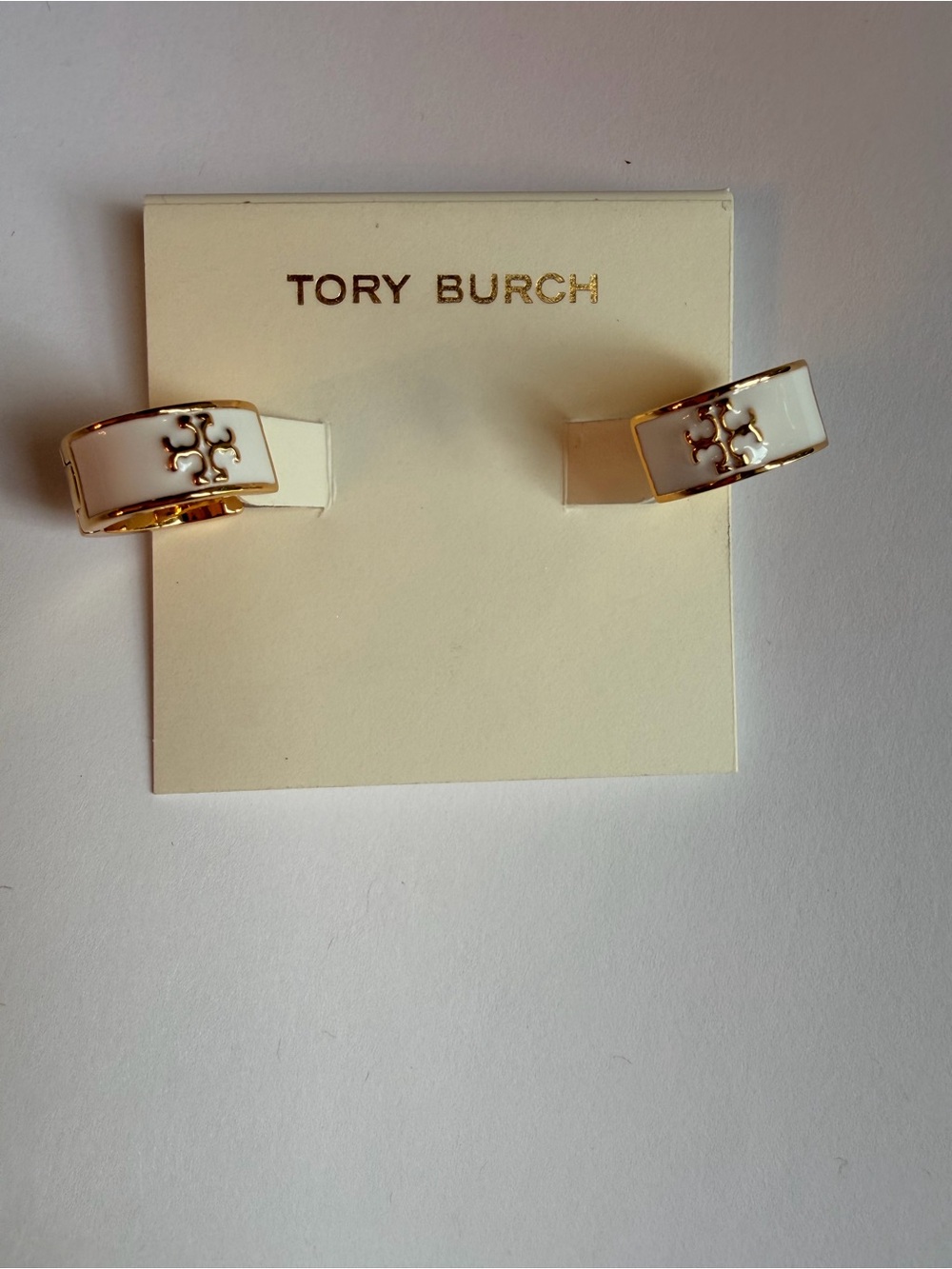 NIP Tory Burch Icon Huggie Earrings - Picture 6 of 10